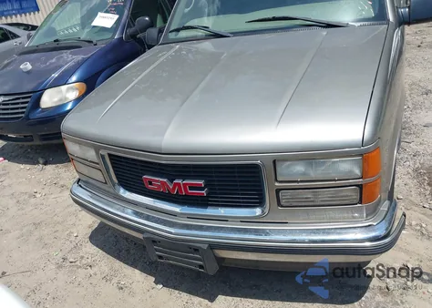 1999 GMC Suburban 1500 Sl из США, поврежденный, VIN 3GKEC16R4XG545833